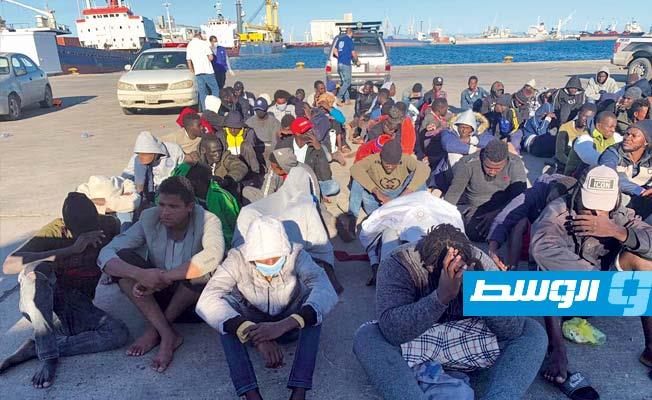 مهاجرون غير شرعيين ضبطهم خفر السواحل الليبي, 2 نوفمبر 2020. (داخلية الوفاق)