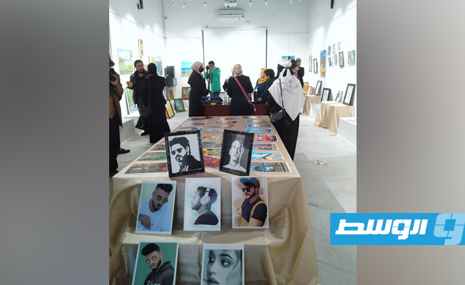 جمعية ليبيا الخير تنظم معرضا فنيا لمواهب في مجال الرسم والفوتوغراف، الخط العربي (بوابة الوسط)