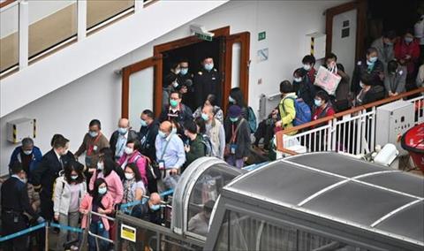 رفع الحجر الصحي عن 3600 شخص كانوا محتجزين على متن سفينة سياحية في هونغ كونغ