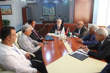 رئيس المؤسسة الوطنية للنفط يجتمع بعميد بلدية نالوت