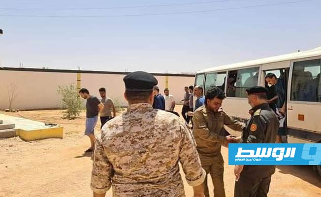 عملية تبادل المحتجزين بين أطراف حرب طرابلس بمنطقة الشويرف. (الإنترنت)