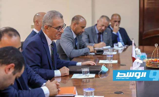 باشاغا يبحث مع وزير الخارجية المالطي ملف الهجرة والتعاون الأمني