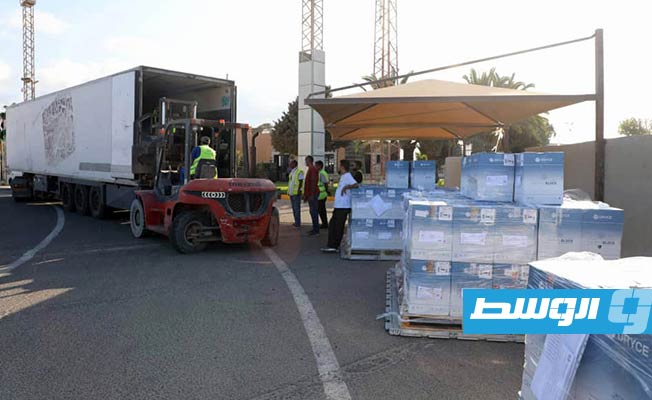 وصول شحنة جديدة من لقاحات أسترازينيكا للتطعيم ضد فيروس كورونا المستجد إلى مطار معيتيقة في طرابلس. (مركز مكافحة الأمراض)