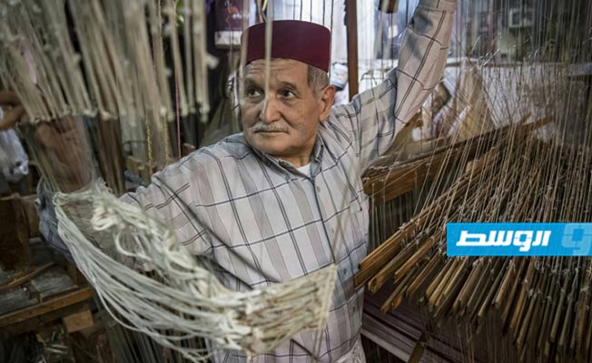 آخر معلمي البروكار في المغرب يقاوم لبقاء الصنعة