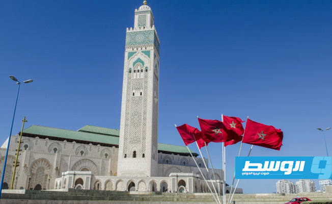 المغرب يعيد فتح المساجد ويمنع إقامة صلاة الجمعة