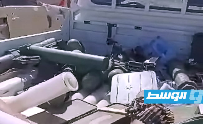 أسلحة وذخائر ضبطتها عناصر اللواء 444 قتال بأحد الأودية جنوب غريان. (فيديو)