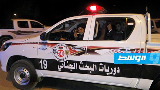 ضبط شخصين يقومان بتزوير أوراق ثبوتية بمقابل مادي في بنغازي