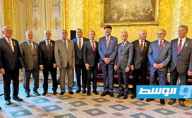 حفل تكريم الحداد والناظوري واعضاء لجنة «5+5» في باريس. (السفارة الليبية في باريس)