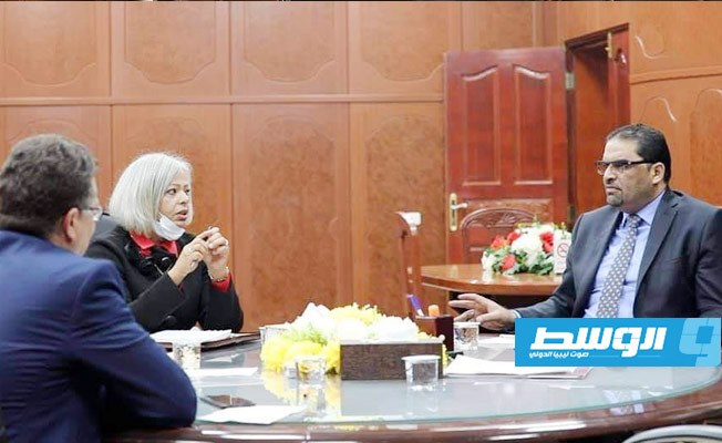 وزير «عدل الوفاق» يبحث قضية عدم منح الجنسية لأبناء المتزوجات من أجانب