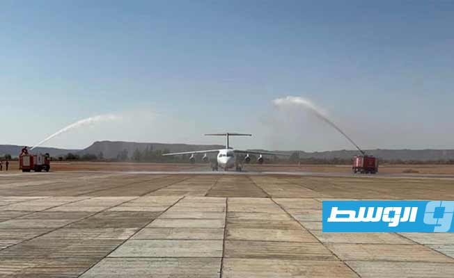 طائرة «ليبيا للطيران» تحط في مطار أوباري، 3 أكتوبر 2023. (ديوان رئاسة الحكومة المكلفة من مجلس النواب بالمنطقة الجنوبية)