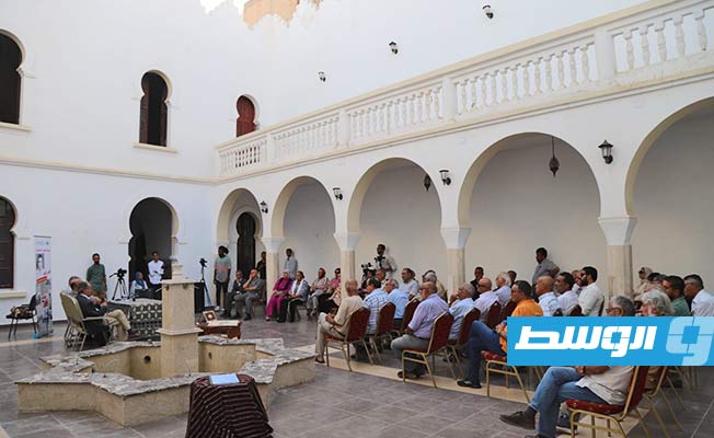 مؤسسة «زازا» للثقافة تنظم ندوة حول مسيرة أحد رواد الصحافة الليبية عوض زاقوب ( تصوير: طارق الهوني)