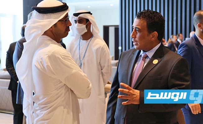 المنفي ووزير خارجية الإمارات عبدالله بن زايد خلال لقائهما في شرم الشيخ، الإثنين 7 نوفمبر 2022. (المجلس الرئاسي)