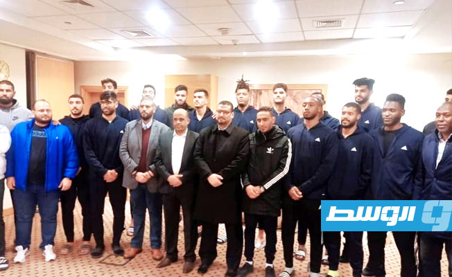 مندوب ليبيا لدى جامعة الدول العربية يرافق وزير الرياضة في زيارة لمنتخب «السلة» بالقاهرة