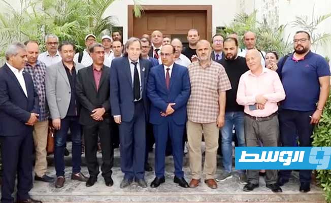 ممثلو 25 شركة تونسية في بنغازي لبحث المشاركة بمشاريع البنية التحتية