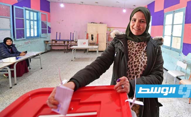 التونسيون ينتخبون برلمانا في ظل الرئيس سعيد وسط جدل حول صلاحياته