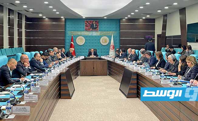 اجتماع وزير التجارة التركي مع الكبير وعدد من مديري المصارف الليبية، الإثنين 21 نوفمبر 2022. (مصرف ليبيا المركزي)