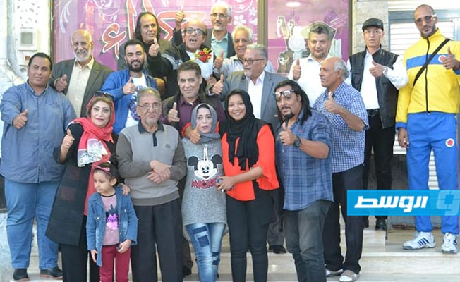 وفد من الفنانين والإعلاميين يزور عبدالمنعم العروية، بنغازي (تصوير: مريم العجيلي)