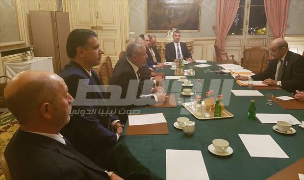 وفد مدينة مصراتة خلال اجتماعهم مع وزير الخارجية الفرنسي جان إيف لودريان بباريس، 8 نوفمبر 2018. (الوسط)