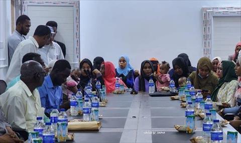 حكومة حماد: التعاقد مع 53 عنصرًا طبيًا من السودانيين الوافدين على الكفرة