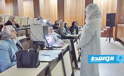 محاضرة توعوية حول فيروس كورونا بالمستشفى الجامعي طرابلس