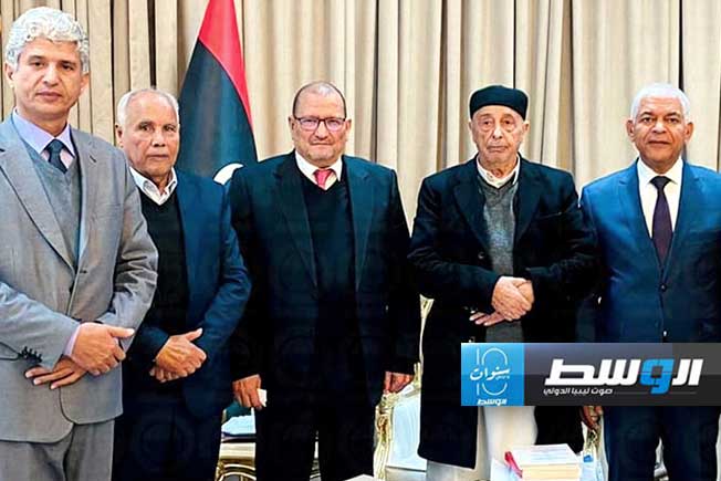 رئيس مجلس النواب عقيلة صالح يجتمع مع وزير الاستثمار علي السعيدي، الخميس 22 فبراير 2024 (صفحة الحكومة على فيسبوك)