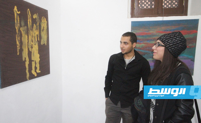 جانب من معرض الفنان أحمد السيفاو (بوابة الوسط)