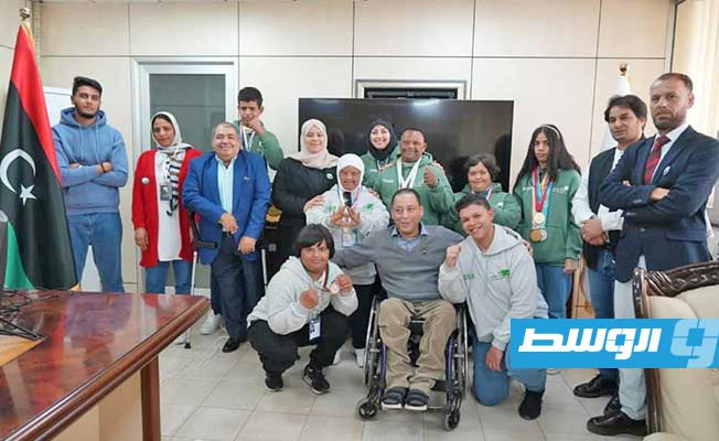 وزيرة الشؤون الاجتماعية وفاء أبوبكر الكيلاني تلتقي فريق ليبيا للروبوتات من ذوي الاعاقة الذهنية التابع لجمعية ذوي الهمم (فيسبوك)