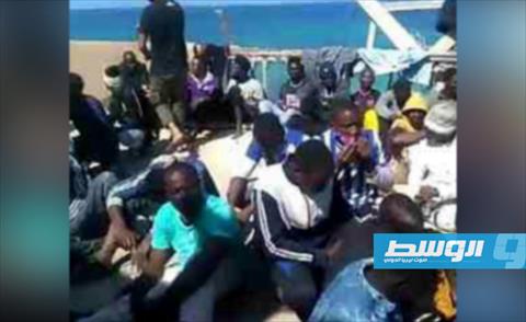 إنقاذ 94 مهاجرا غير شرعي على متن قارب مطاطي قرب معسكر تاجوراء