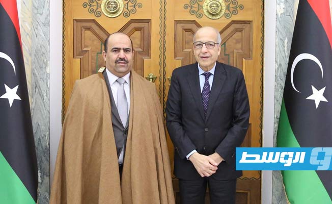 الكبير يبحث مع سفير الجزائر التعاون بين المؤسسات المصرفية في البلدين
