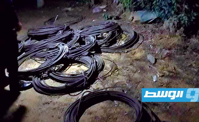 أسلاك الكهرباء التي تم ضبطها أثناء محاولة سرقتها. (وزارة الداخلية)
