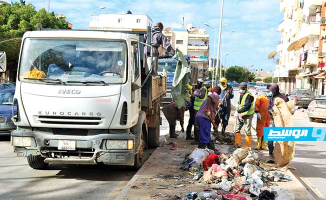 بلدية بنغازي تعلن حل أزمة تكدس القمامة في المدينة