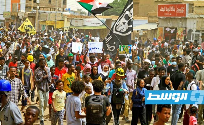 مئات المتظاهرين في العاصمة السودانية للمطالبة بحكومة مدنية