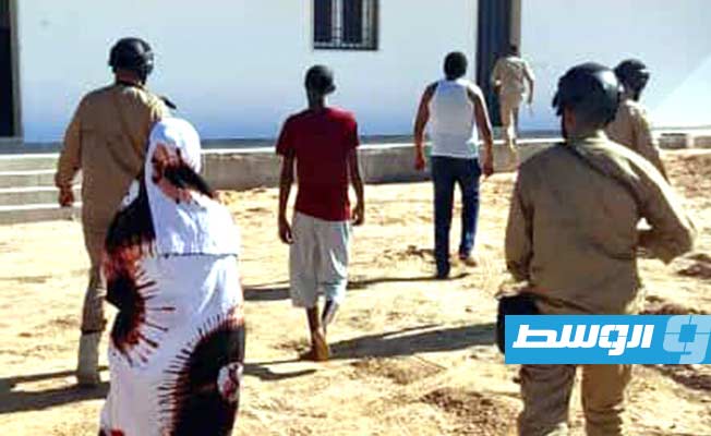 Somali ex-pats storm Embassy of Somalia in the Janzour area