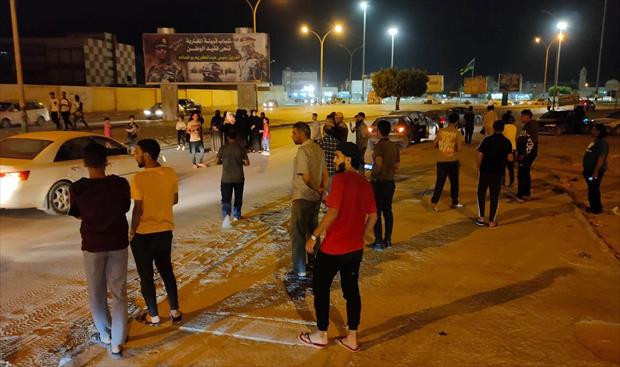 إغلاق طريق عام في أجدابيا احتجاجا على مقتل الطفلة رابحة