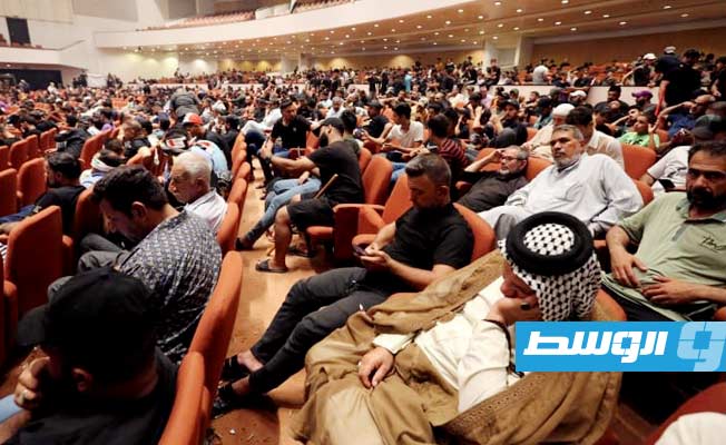 التيار الصدري يقرر نقل الاعتصام خارج البرلمان العراقي