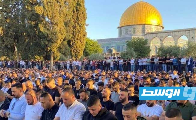 الفلسطينيون يؤدون صلاة عيد الأضحى في المسجد الأقصى (شاهد)