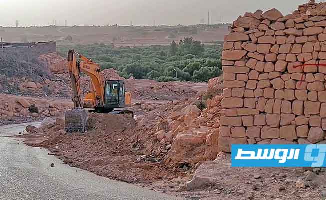 Bani Walid volunteers launch initiative to maintain and expand city road