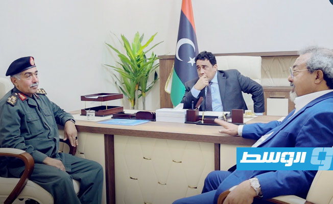 لقاء القائد الأعلى للجيش الليبي، محمد المنفي، والقائد العام المكلف الفريق عبدالرازق الناظوري, 16 أكتوبر 2021. (منصة الرئيس)