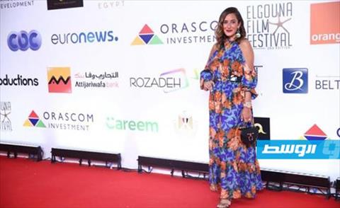 أمينة خليل بأول فستان من تصميمها في مهرجان الجونة