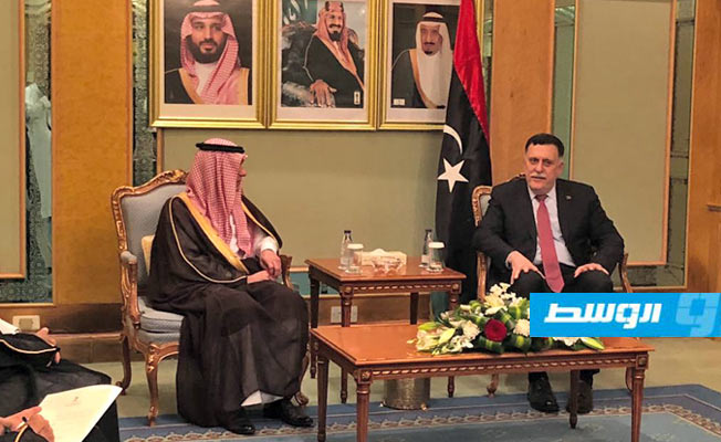 لقاء السراج مع الجبير بمقر إقامته في جدة. (المكتب الإعلامي لرئيس المجلس الرئاسي)
