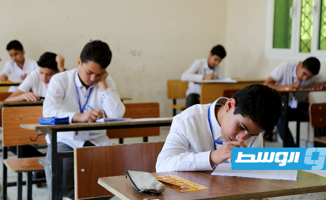 طلاب الشهادة العامة يؤدون الامتحان، 28 مايو 2023. (وزارة التربية والتعليم)