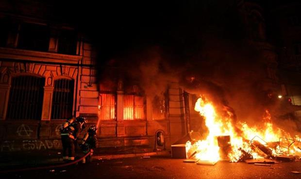 رئيس تشيلي يجتمع مع الأحزاب سعيا لإخماد التظاهرات العنيفة
