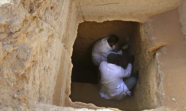 اكتشاف 7 مقابر أثرية في سقارة بمصر