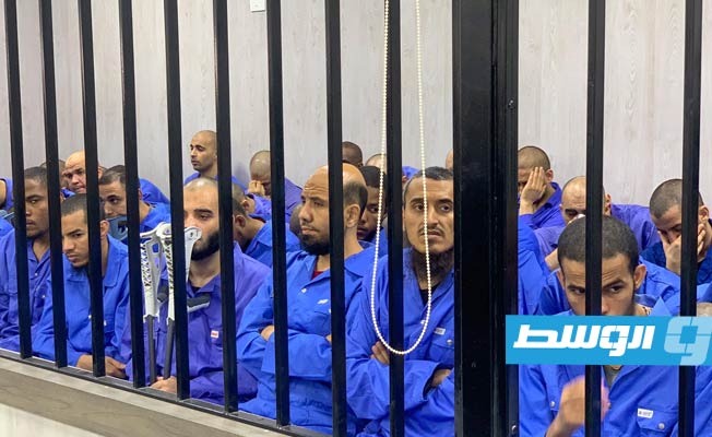 جانب من محاكمة المتهمين في قضية تنظيم داعش أمام محكمة الاستئناف العليا بمصراتة، 8 أغسطس 2022. (بوابة الوسط- تصوير: أحمد التومي)