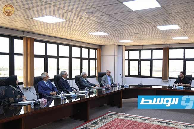 Douma Holds a Meeting with a Number of Experts to Review and Evaluate Financial and Tax Laws