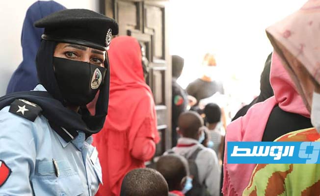 وزارة العدل: ترحيل 84 نزيلا من طرابلس بصحبة أطفالهم (صور)