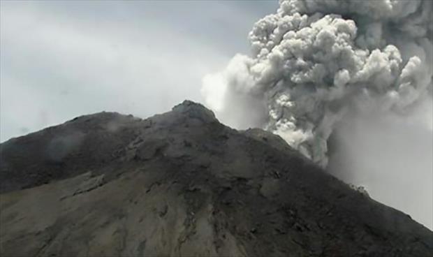 ثوران البركان الأكثر نشاطا في إندونيسيا