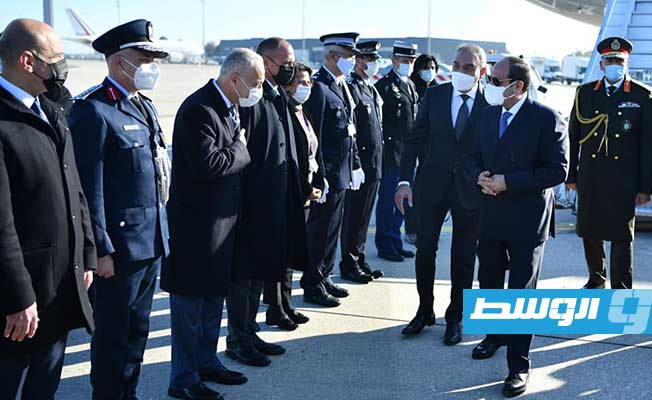 السيسي بعد وصوله مطار شارل ديغول في باريس، 11 نوفمبر 2021. (الرئاسة المصرية)