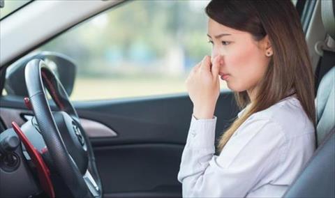 أسباب انتشار رائحة البنزين داخل سيارتك