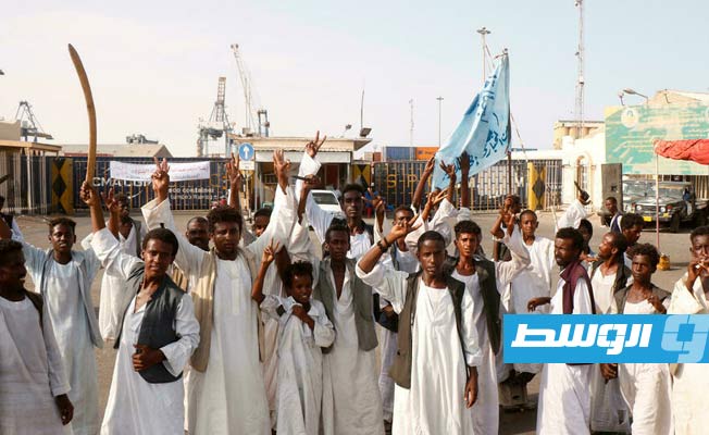 محتجون يغلقون خطين لتصدير واستيراد النفط في السودان